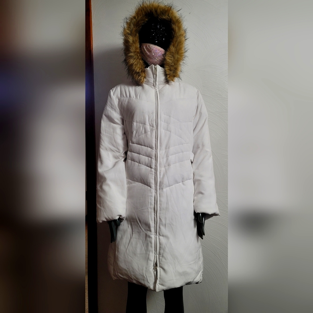 NWOT.  Centigrade Outerwear.  down & feathers.  Size M.  (866)